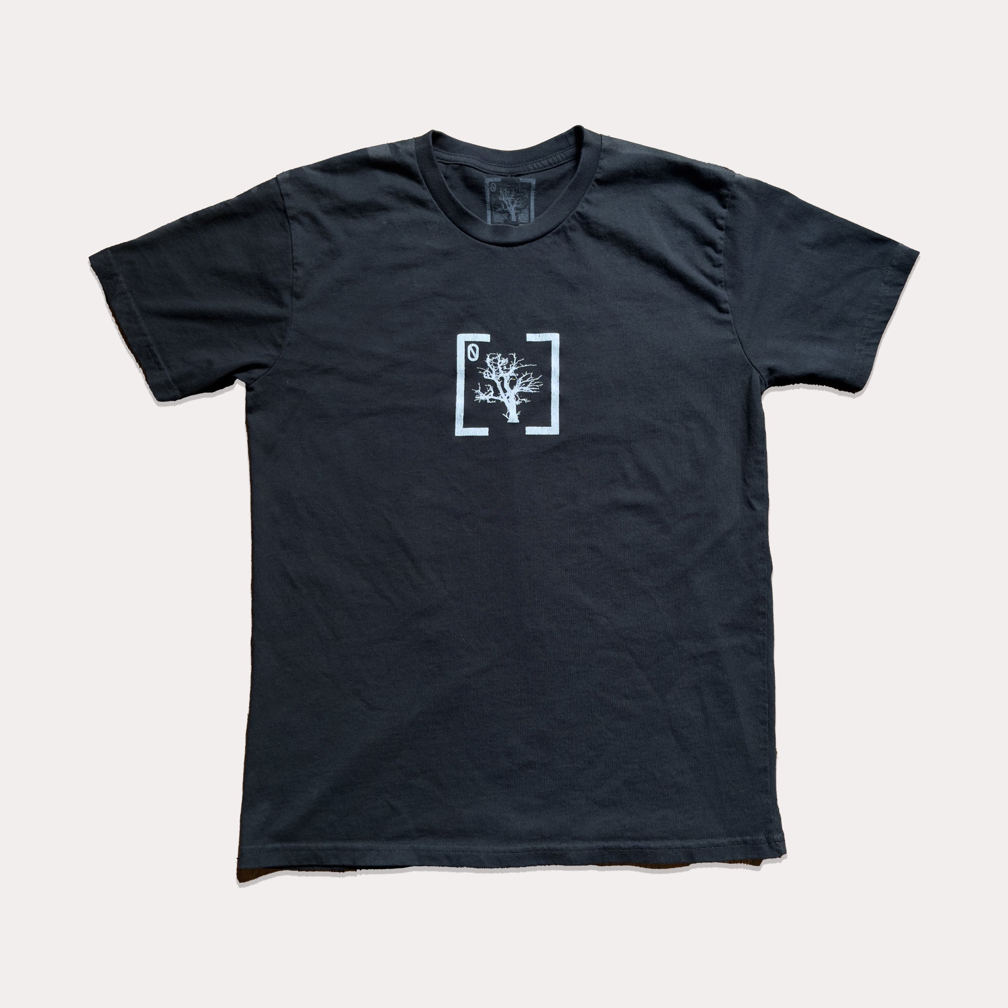 [black] Logo Tee